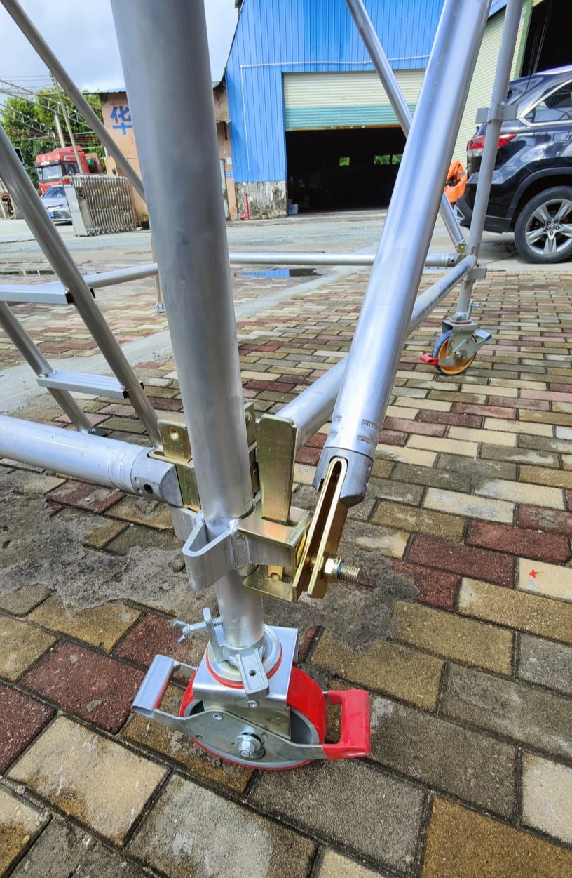 STAR-SYSTEM SCAFFOLDING